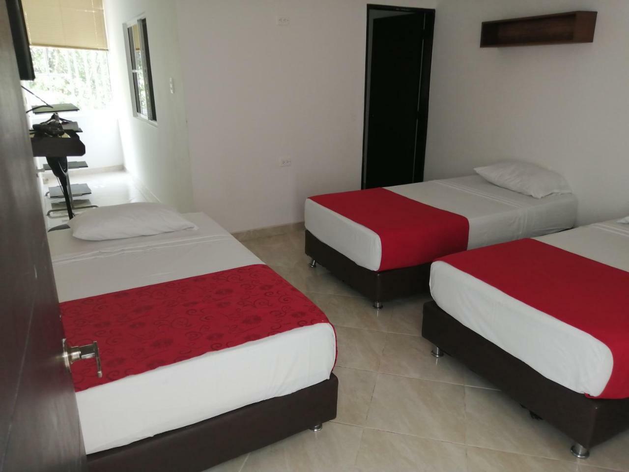 Hotel Oasis De La Tatacoa วิลญาเวียคา ภายนอก รูปภาพ